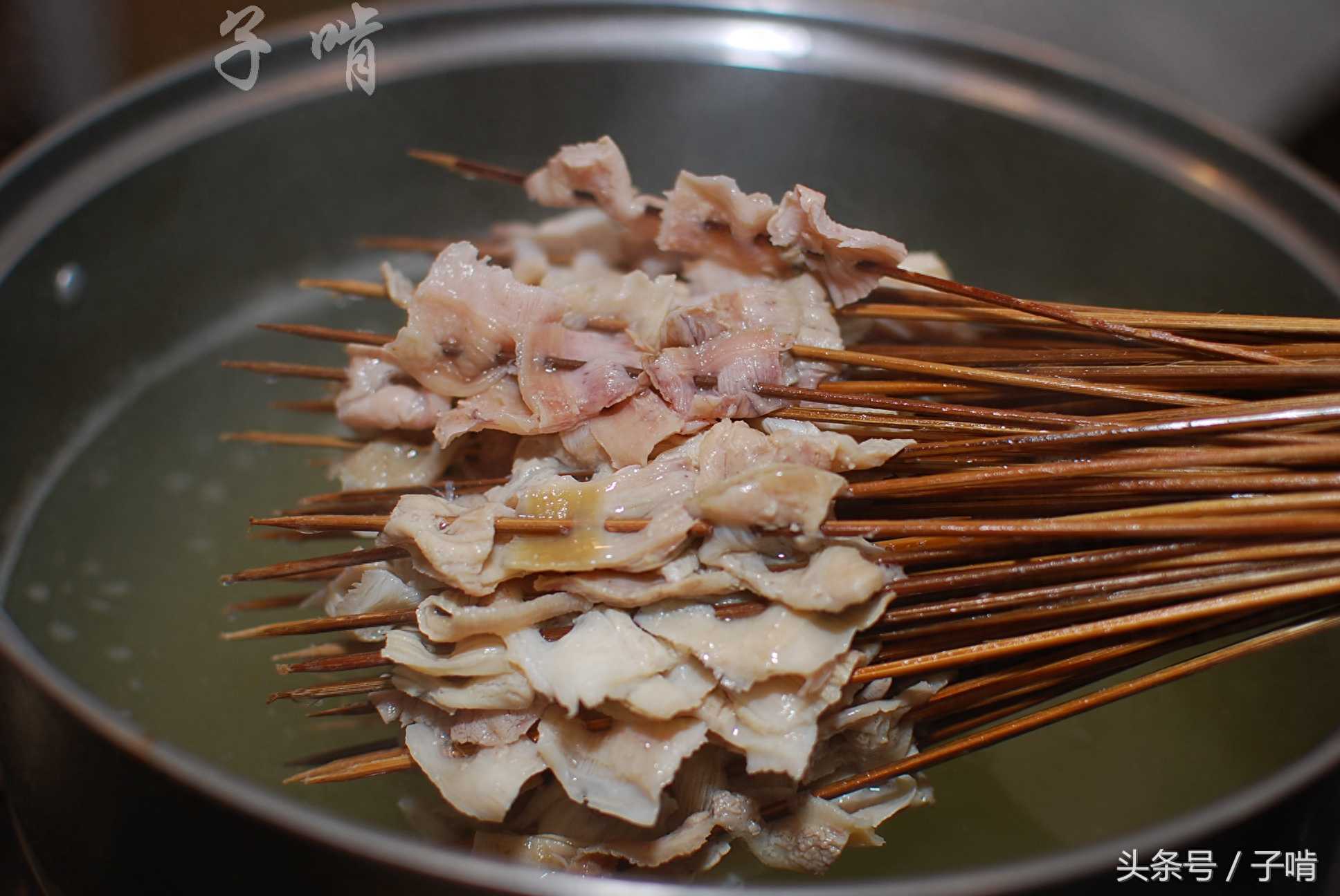 50块钱的豆腐皮涮牛肚，多放点辣椒酱汁，回家下酒美得很