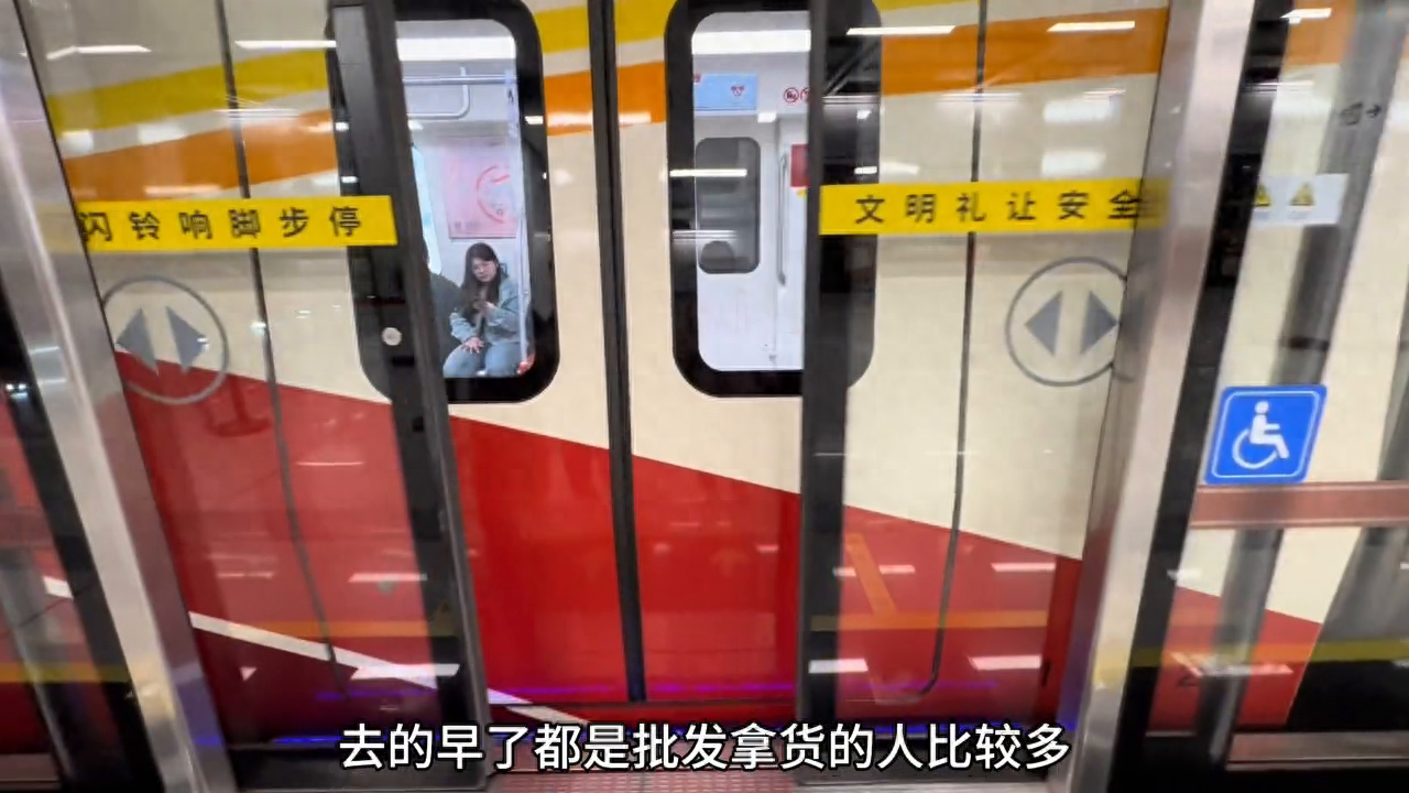 今天来逛据说是国内单体最大的衣服批发市场