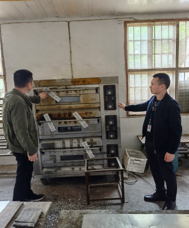 醴陵市市场监督管理局查处一家无证生产食品加工小作坊